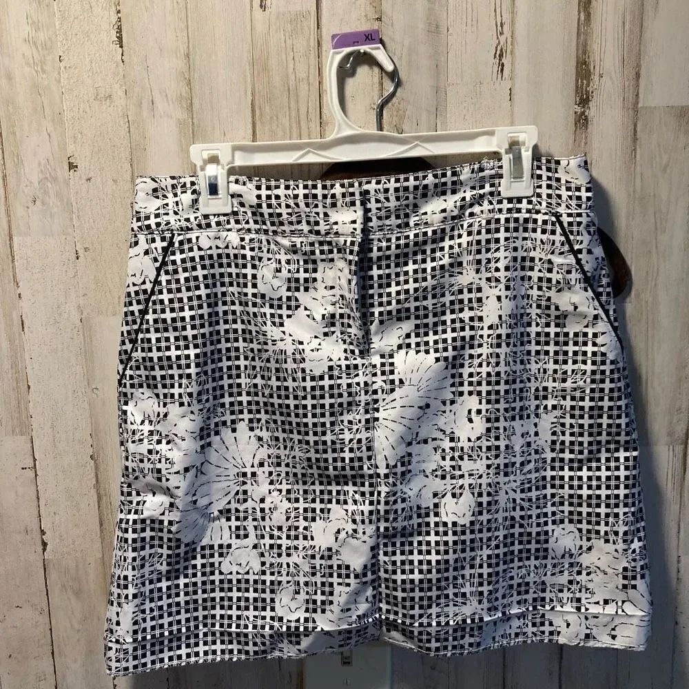 Golf skirt by Izod performan x Size 6